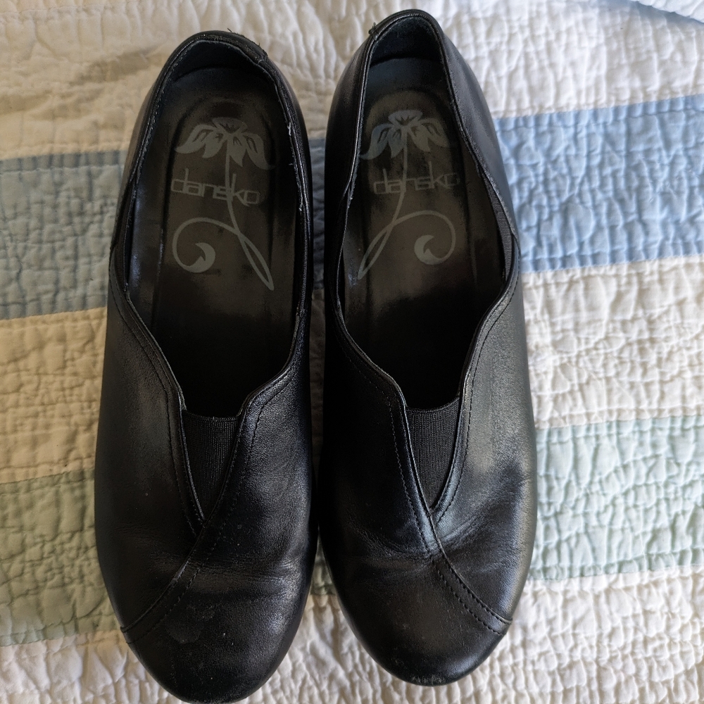 Dansko Arden slip-on black clogs Sz 40 / 9.5